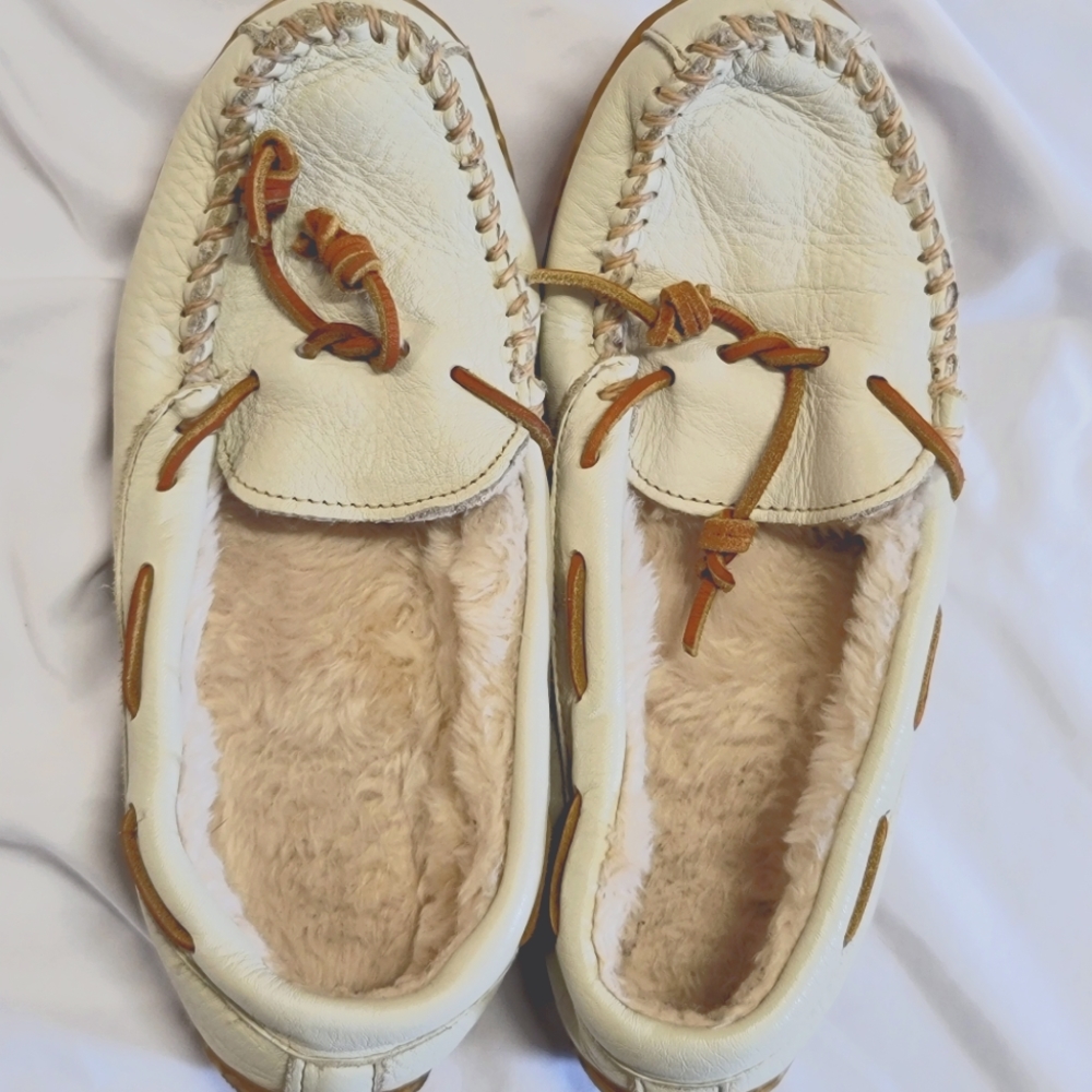 Minnetonka Moccasin Slippers